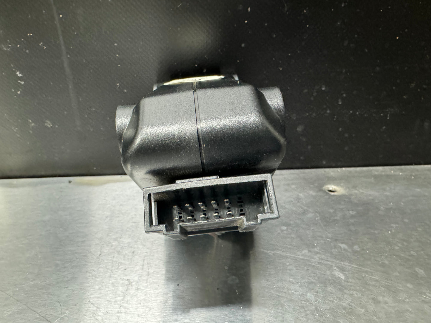 2006 VOLKSWAGON GTI SPEAKER FREQUENCY AMPLIFIER 1K0035463D OEM #L166