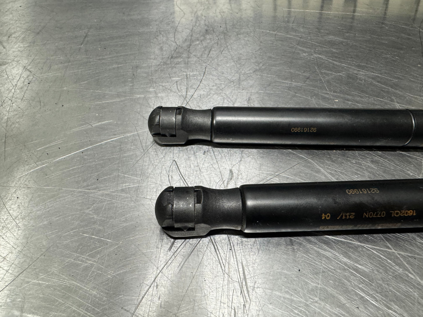 04-06 PONTIAC GTO REAR TRUNK SHOCK STRUTS OEM #L447
