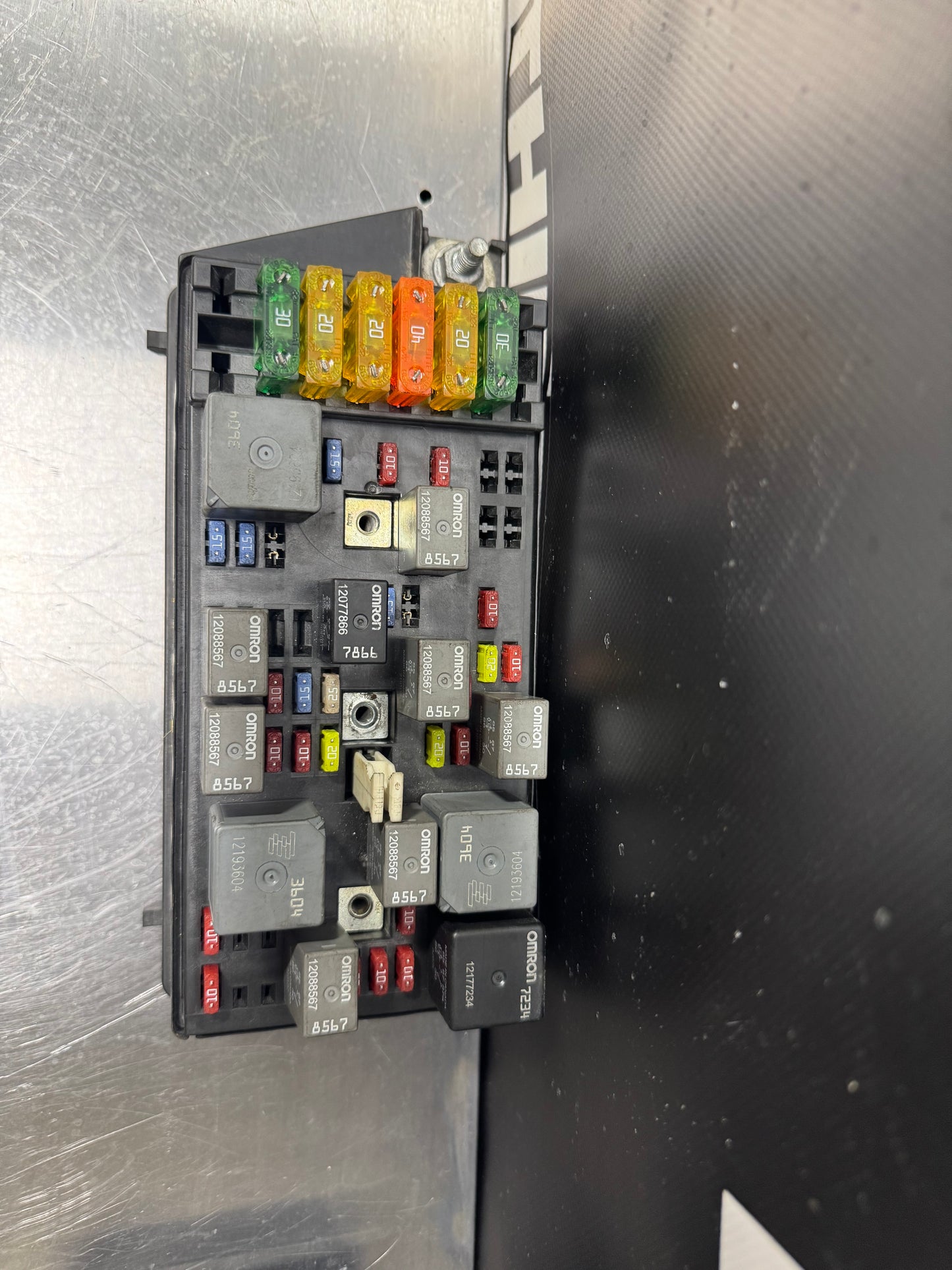 00-02 CORVETTE C5 ENGINE BAY FUSE RELAY BOX OEM 10443149 #L226