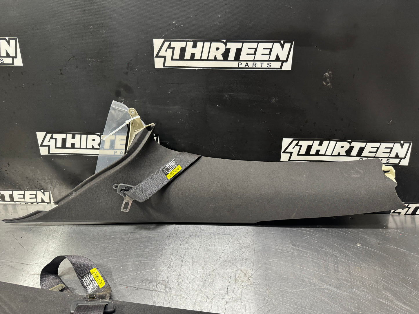 04-06 PONTIAC GTO C PILLAR INTERIOR TRIM SET LH AND RH WITH SEAT BELTS #L421
