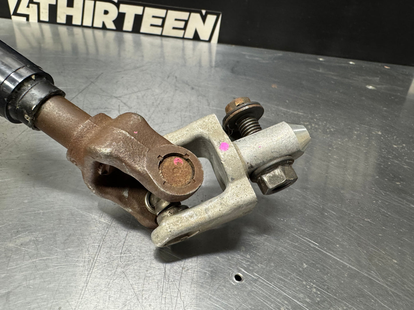 2004 PONTIAC GTO OEM LOWER INTERMEDIATE STEERING SHAFT OEM #L257