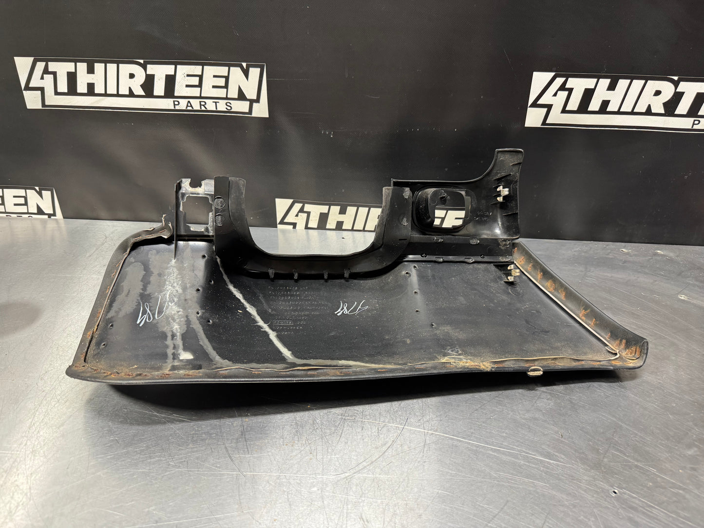 1997 - 2004 CORVETTE C5 OEM KNEE BOLSTER 10281975 10426429 #L273