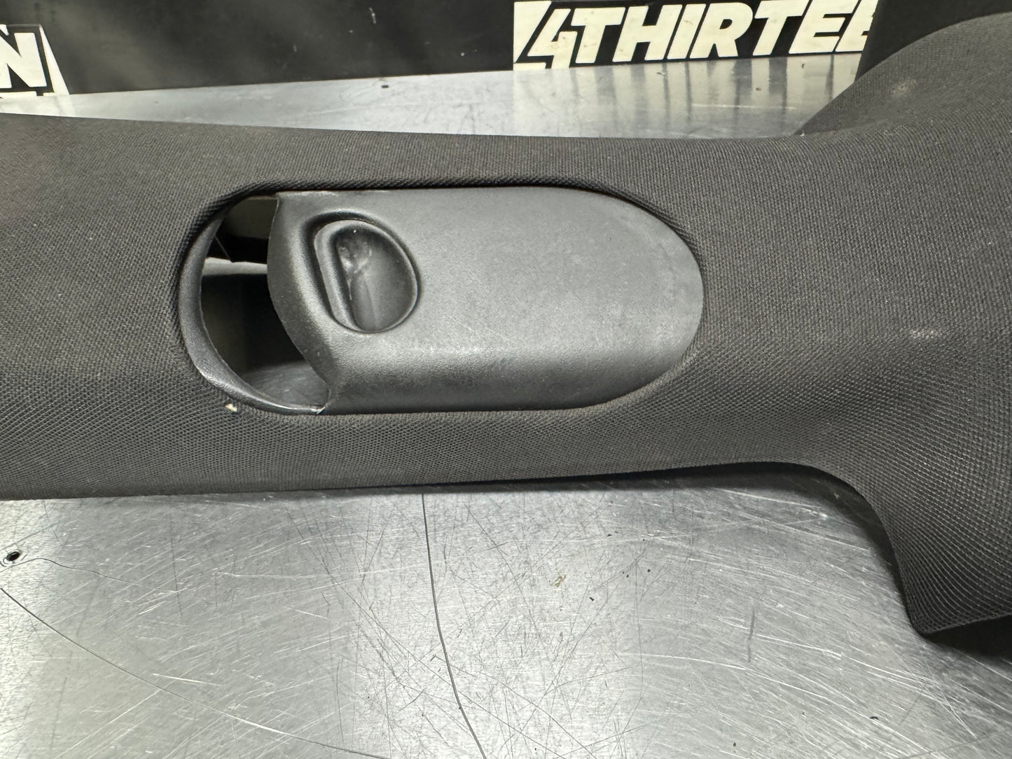 04-06 PONTIAC GTO SEAT BELT COVER ADJUSTER SLIDE SET LH AND RH #L422