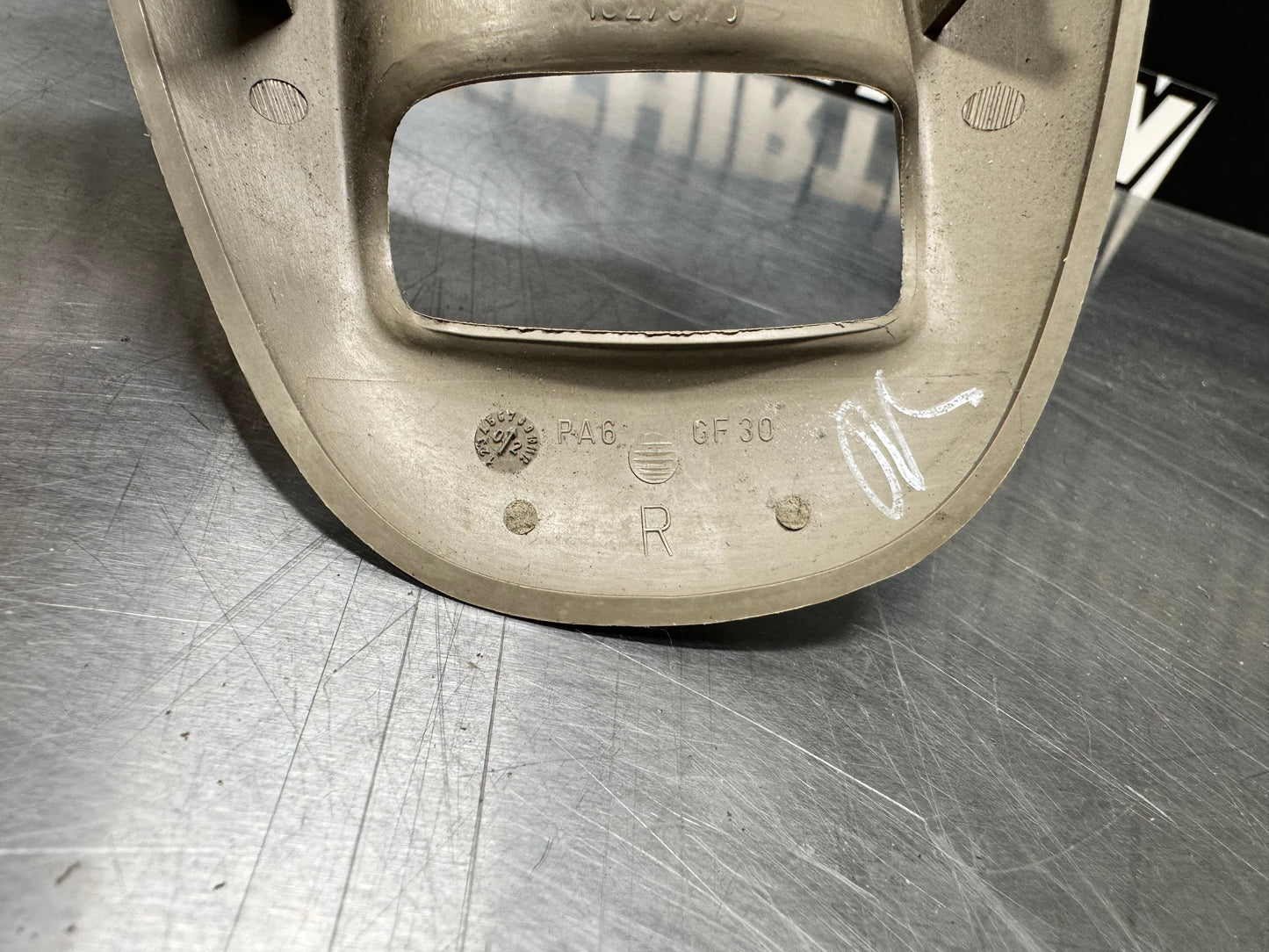 1997 - 2004 C5 CORVETTE DOOR HANDLE TRIM RH SHALE #L74