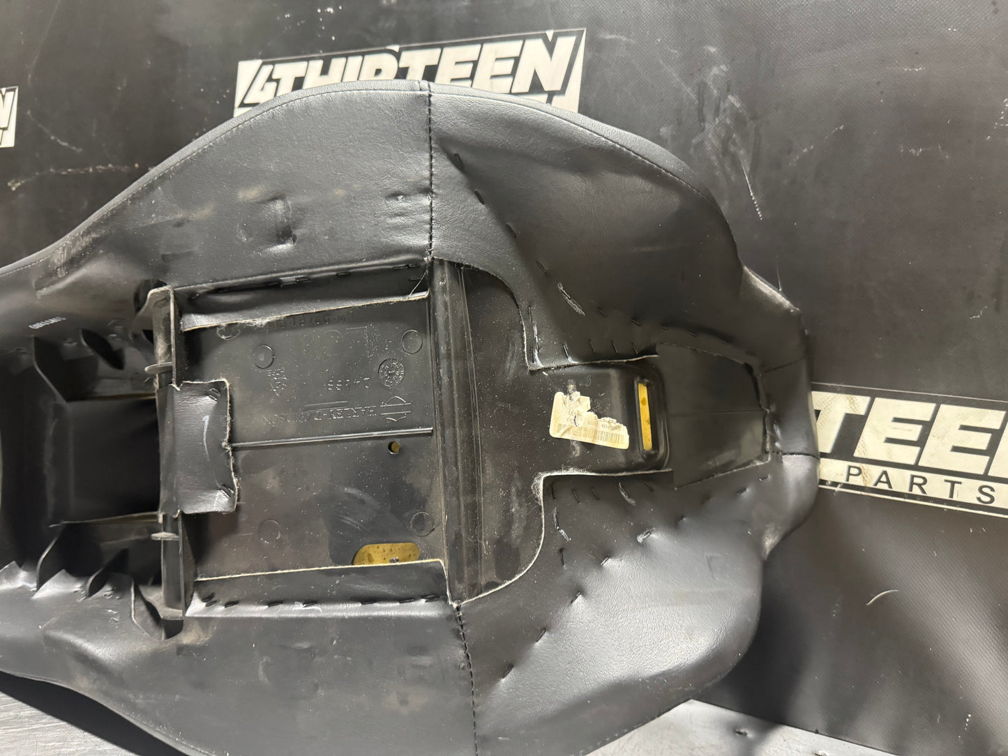 08-25 HARLEY DAVIDSON ROAD GLIDE TOURING SUNDOWNER LOW DEEP SEAT OEM #N562