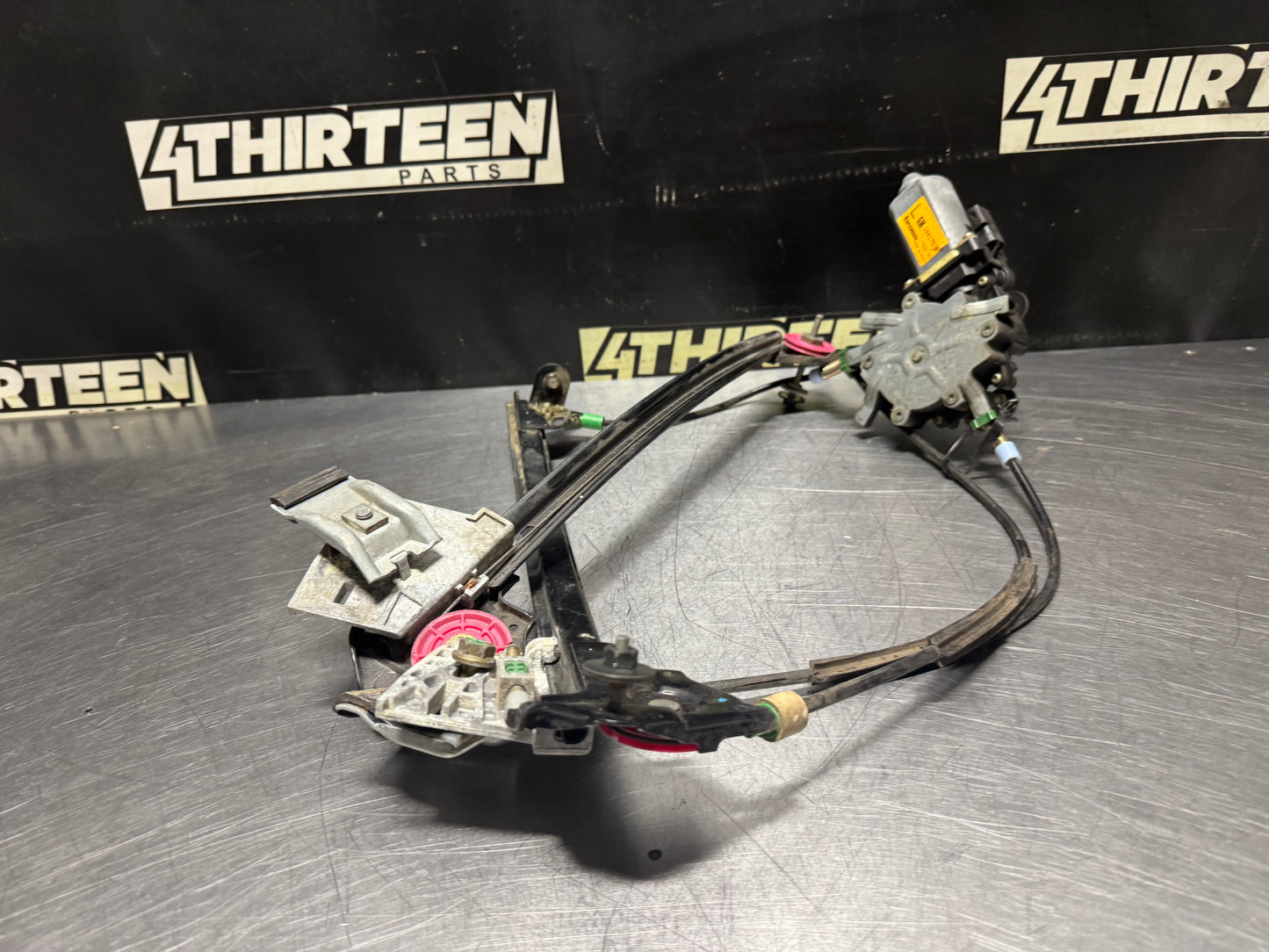 97-04 C5 CORVETTE DRIVER LH WINDOW MOTOR REGULATOR ASSEMBLY 10417572 OEM #N529