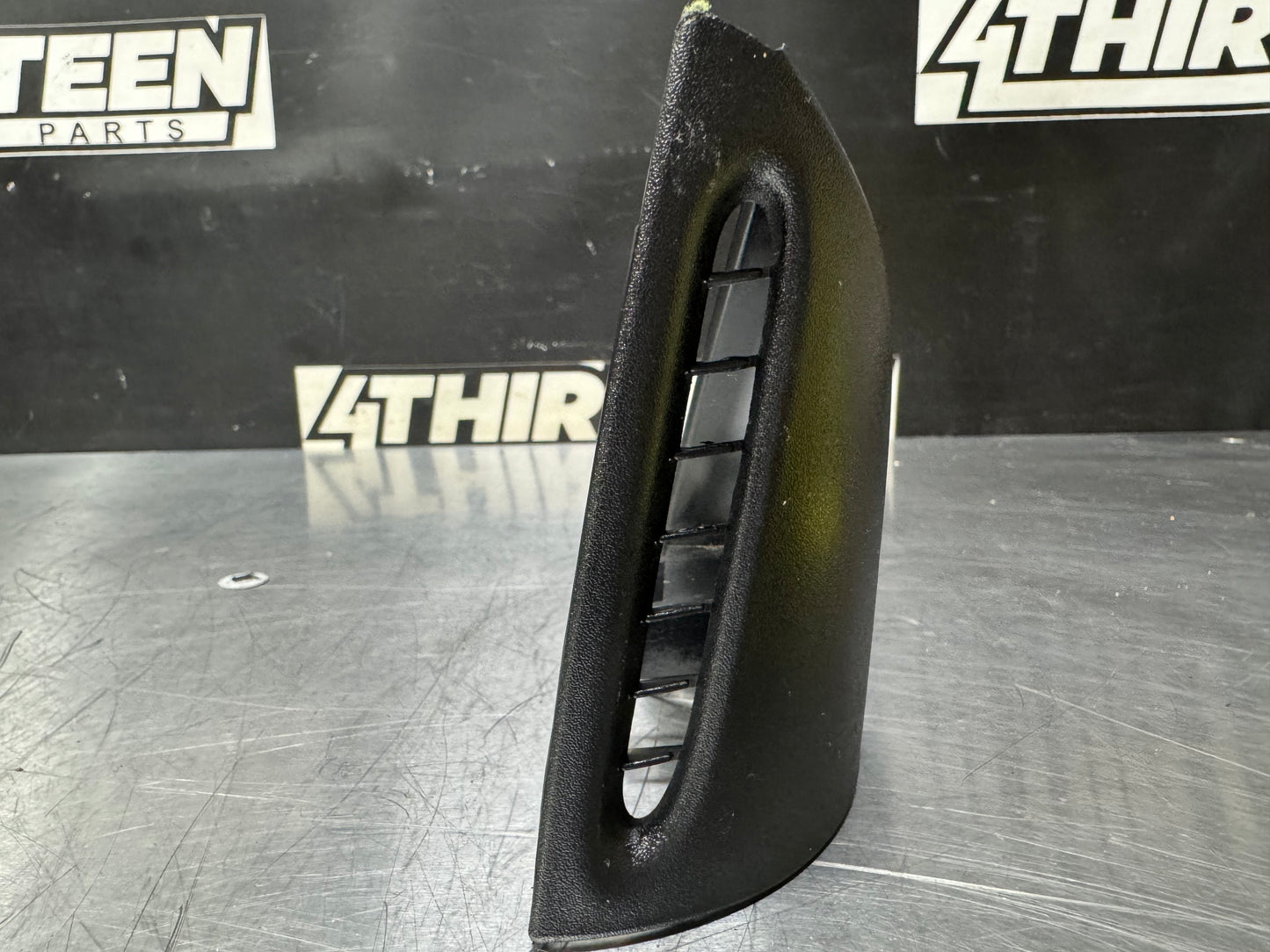 04-06 GTO DRIVER LH SIDE DOOR PANEL MIRROR VENT TRIM OEM 92091112 #L445