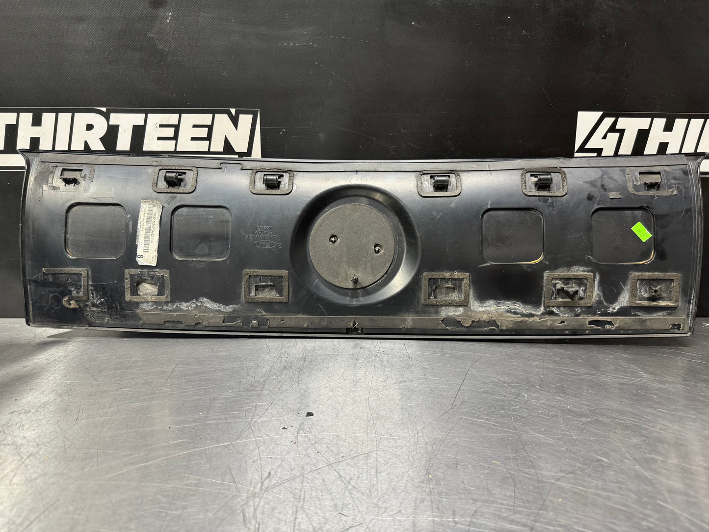 13-14 FORD MUSTANG GT TRUNK FINISH PANEL MOLDING OEM #L439