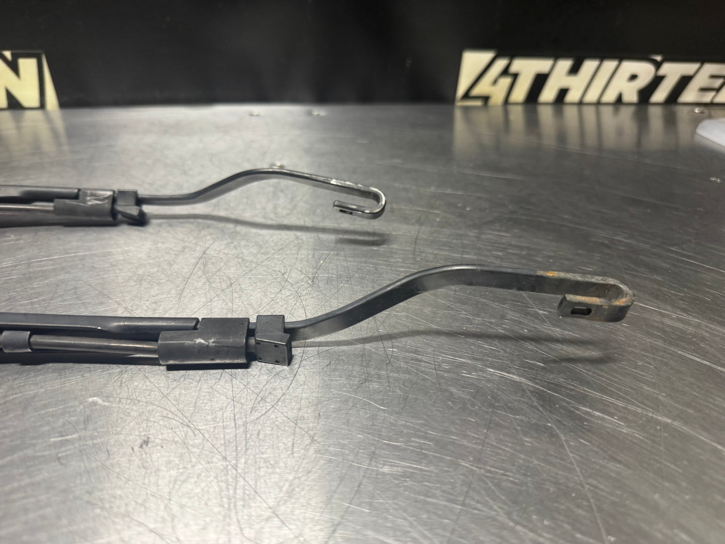 97-04 C5 CORVETTE WIPER ARM SET OEM #N353