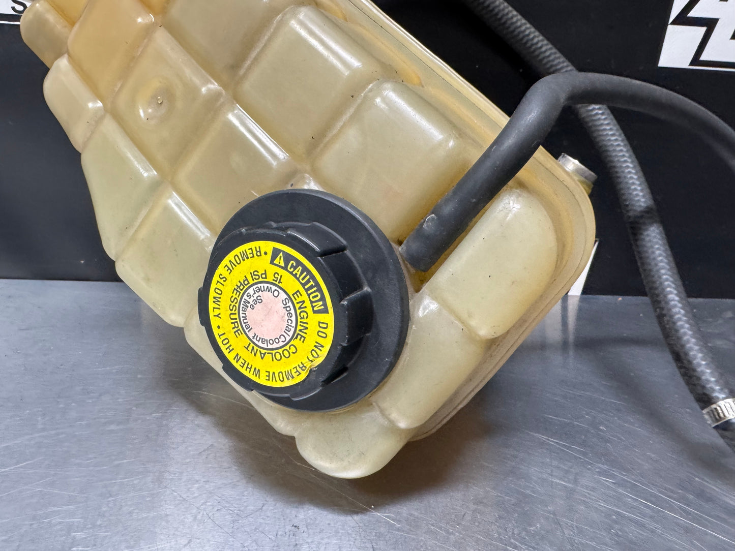 2004 PONTIAC GTO OEM COOLANT TANK RESERVOIR 92055632 OEM #L247