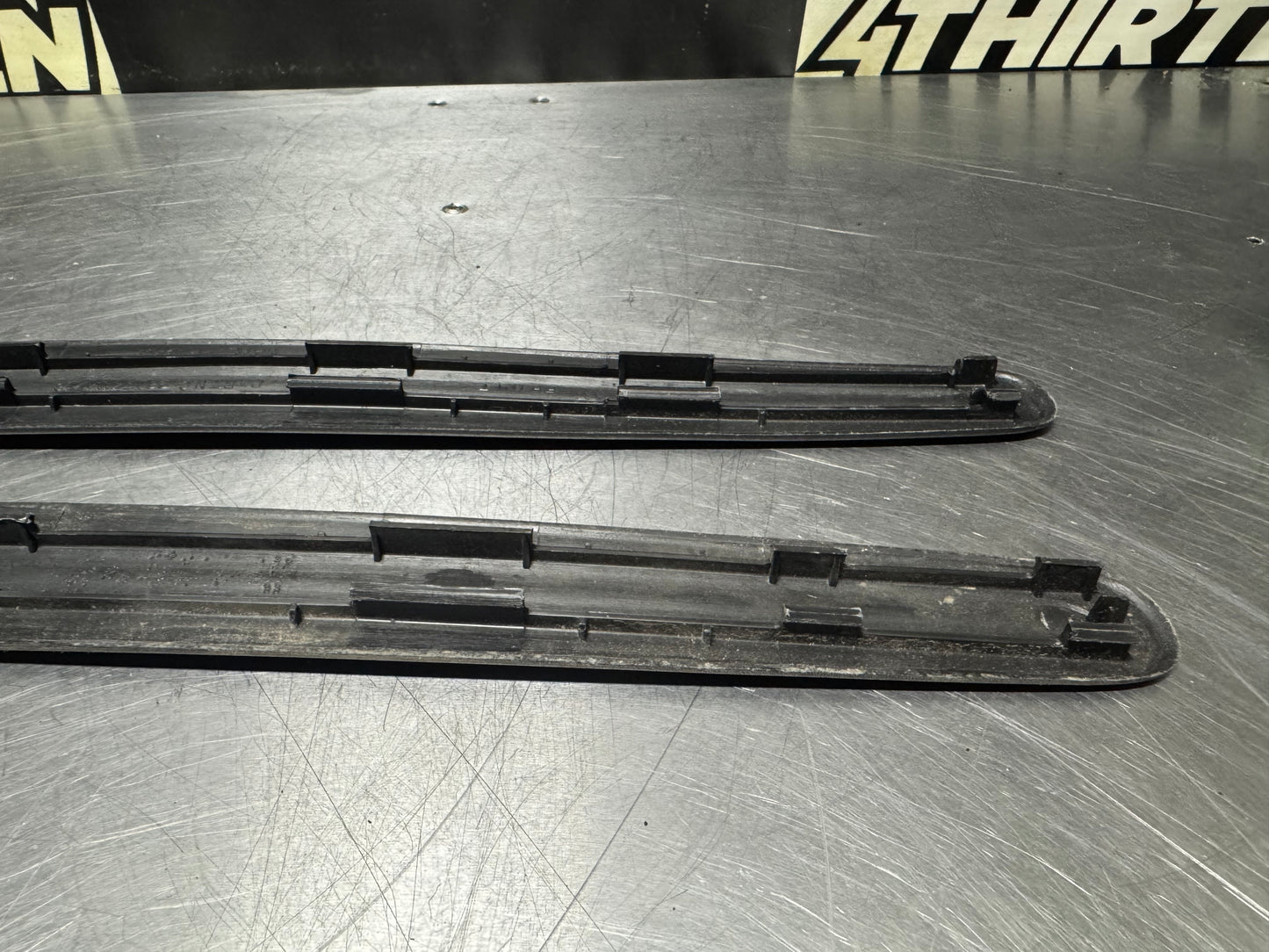 04-06 PONTIAC GTO SCUFF PLATE SILL TRIM SET OEM #N322
