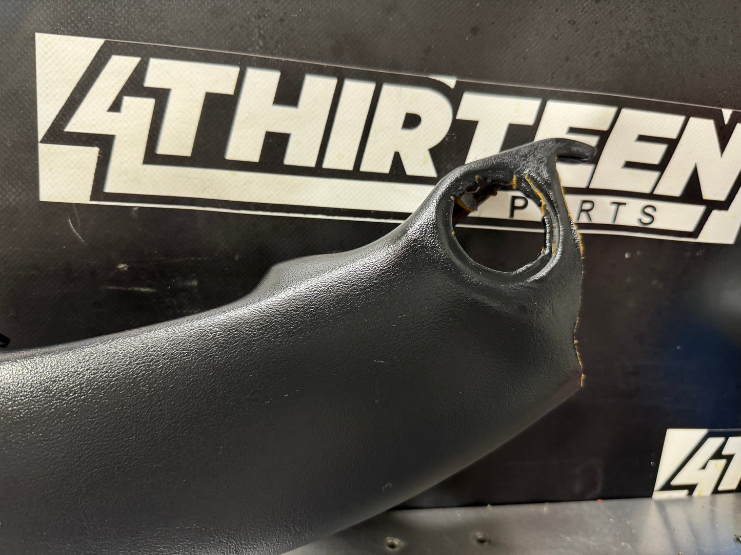 97-04 C5 CORVETTE WINDSHIELD UPPER TRIM MOLDING BLK OEM 10247725 #L466