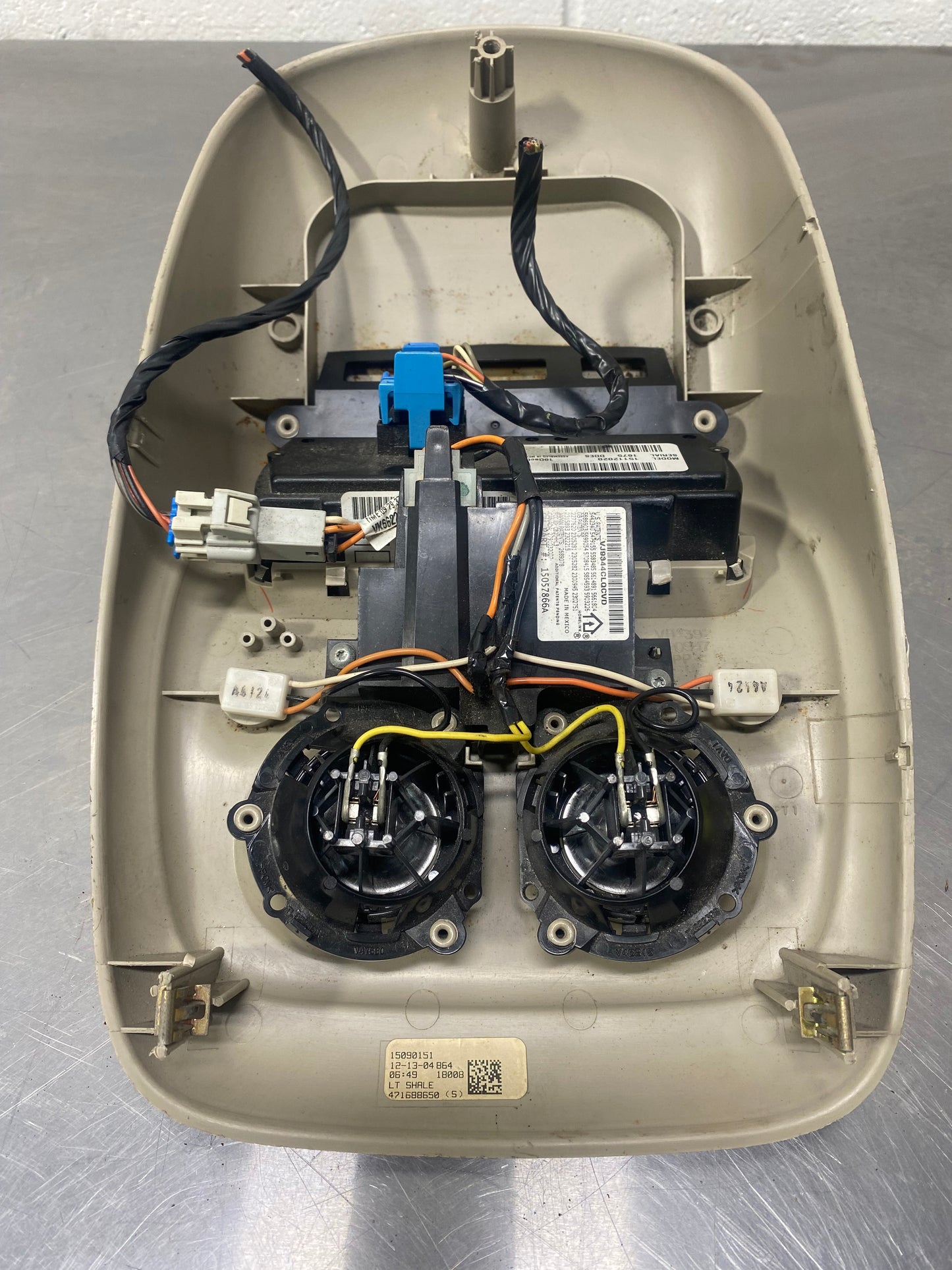 2003 CADILLAC ESCALADE OEM OVERHEAD CONSOLE L8