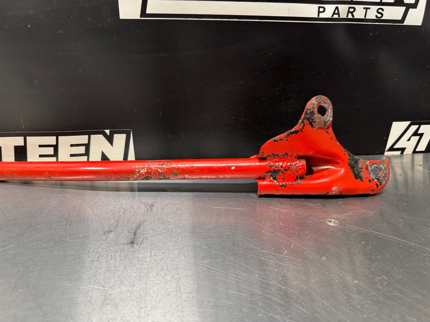 2004 PONTIAC GTO UPPER STRUT BAR RED OEM #L253