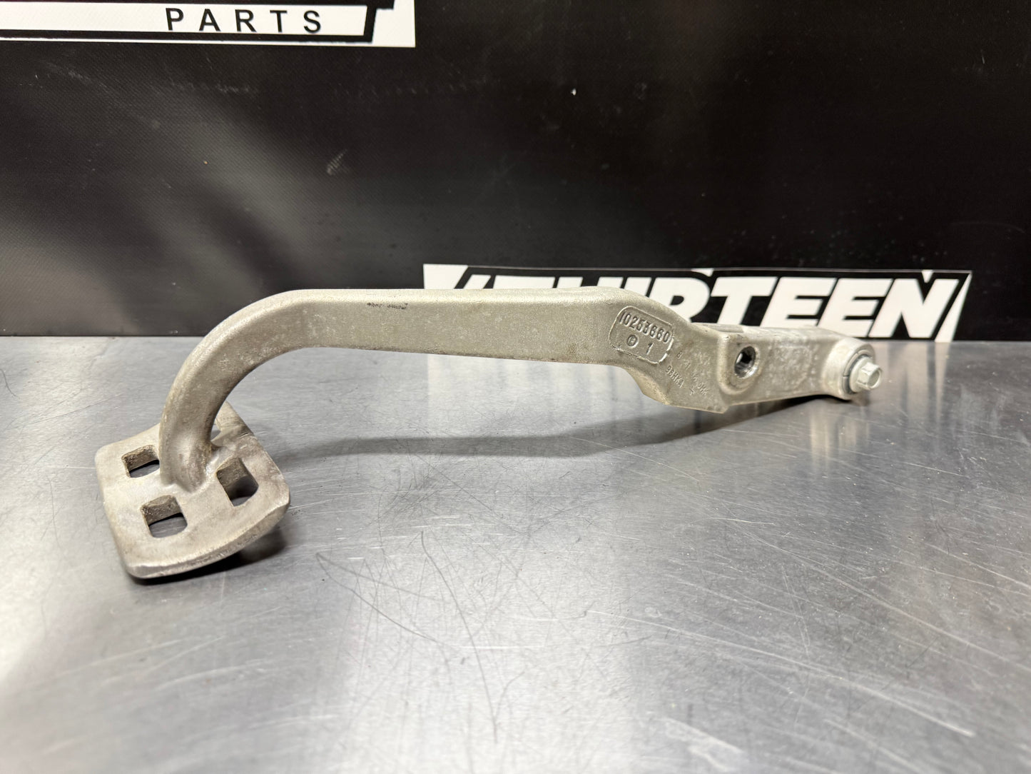 1997-2004 C5 CORVETTE AUTOMATIC BRAKE PEDAL 10253660 OEM #L140