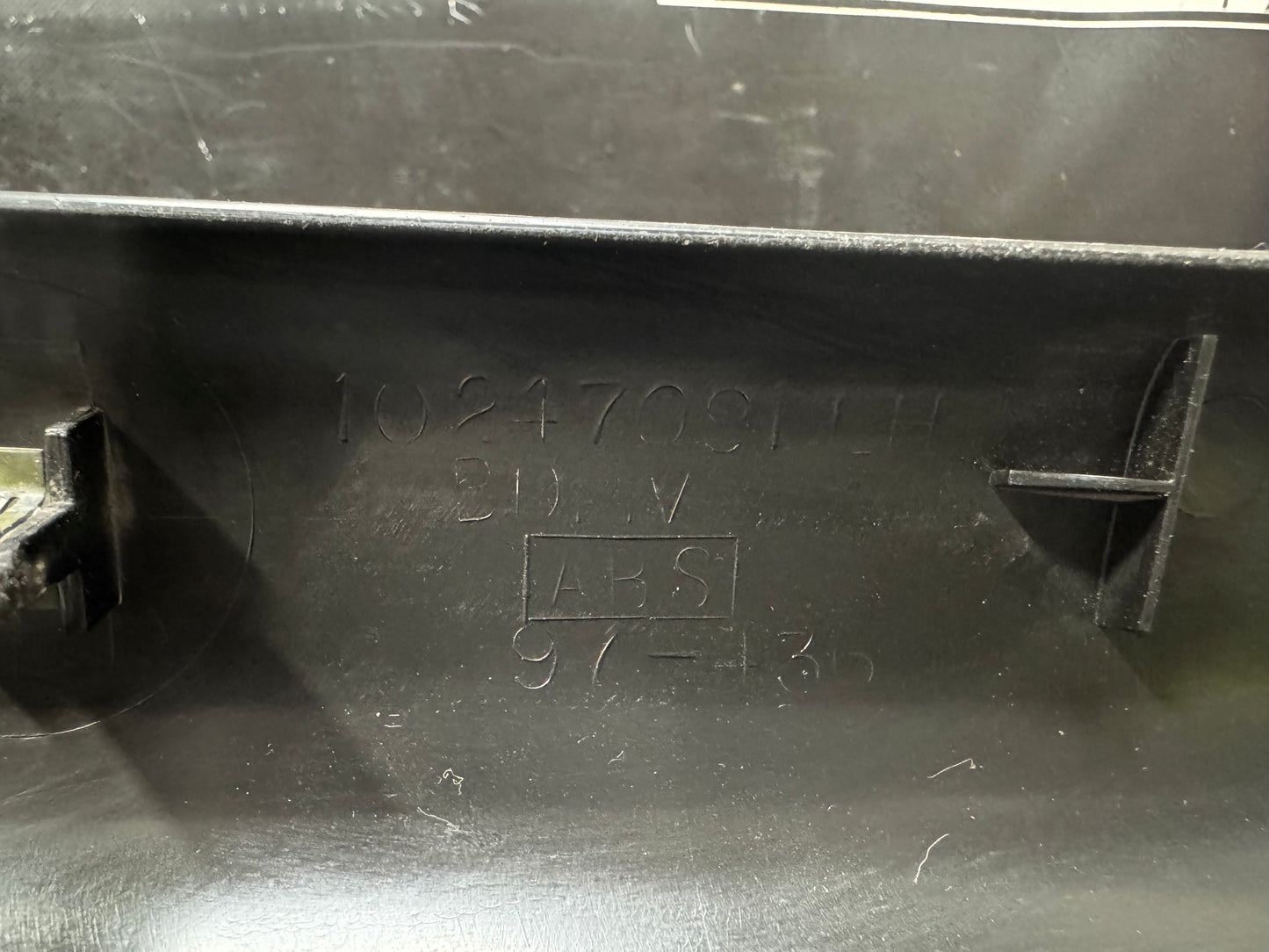 1997-2004 C5 CORVETTE DRIVER SIDE DOOR SILL KICK PANEL LH BLK OEM 10247091 #L462