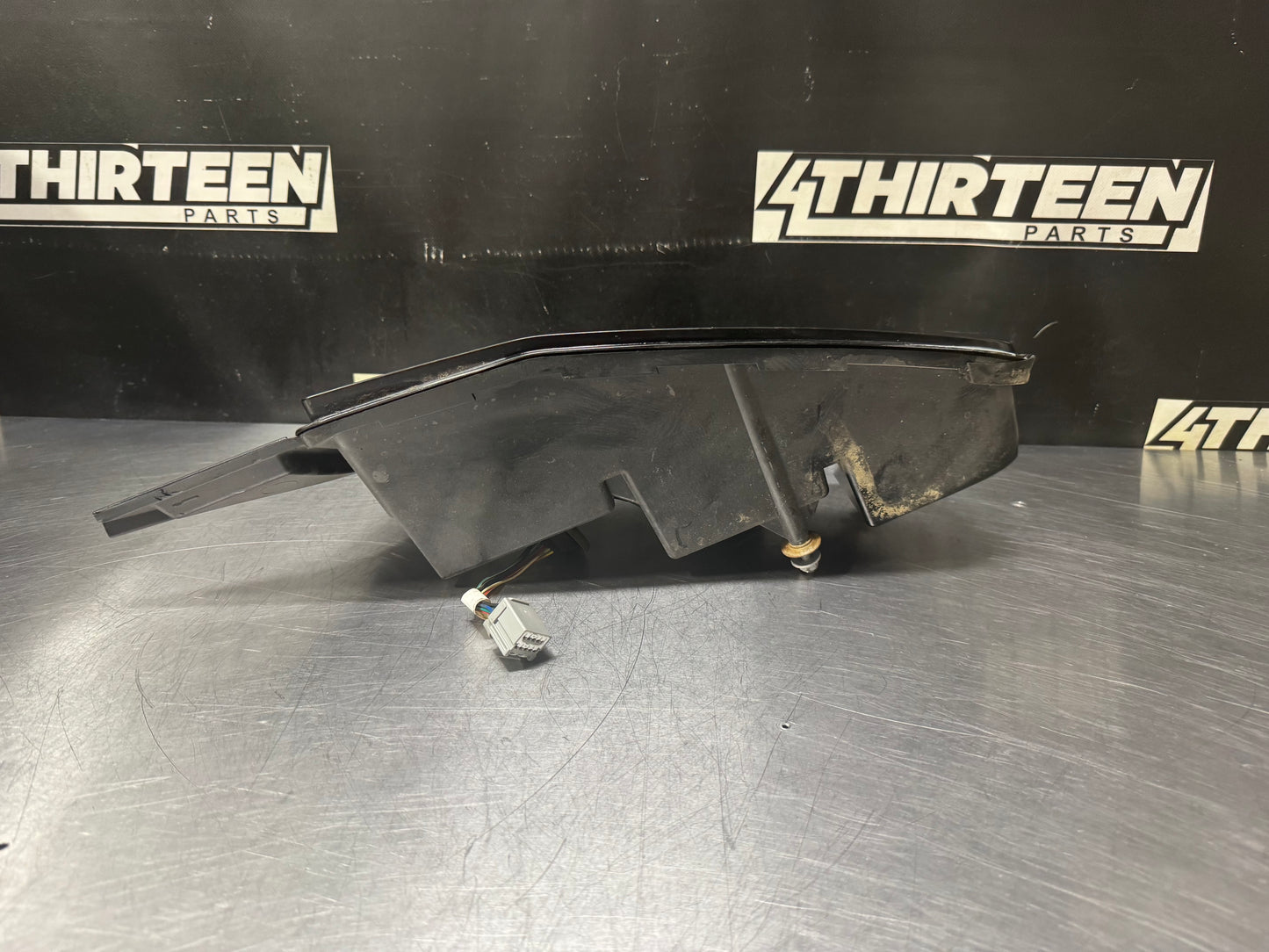 13-14 FORD MUSTANG LED RH PASSENGER TAIL LIGHT DR33-13B504-AG OEM #N337