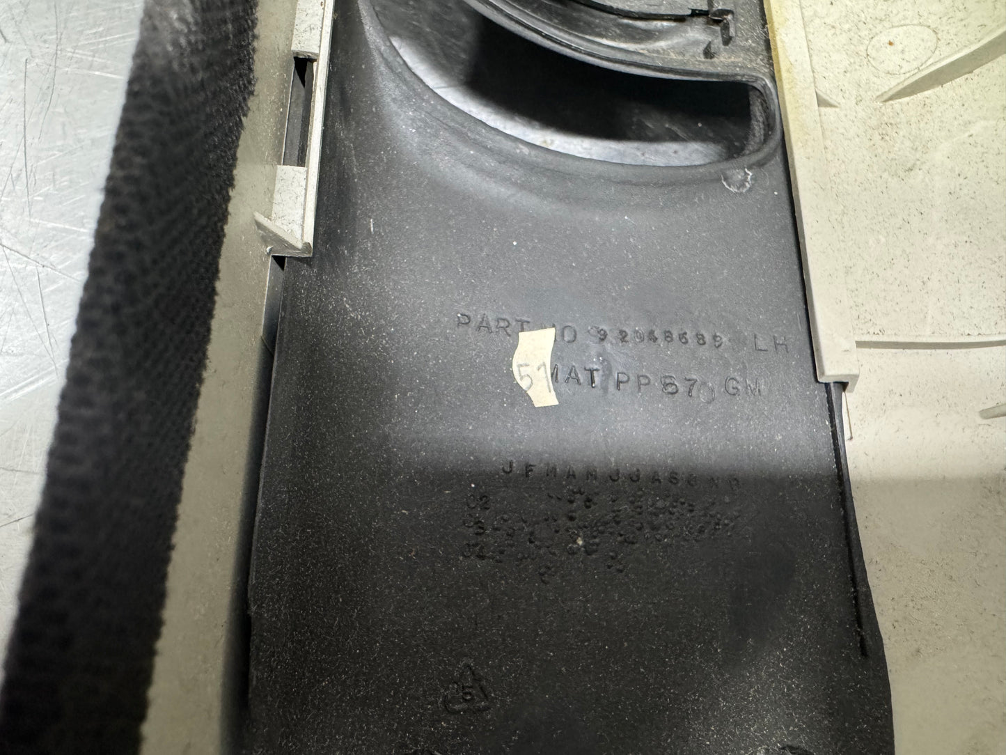 04-06 PONTIAC GTO SEAT BELT COVER ADJUSTER SLIDE SET LH AND RH #L422