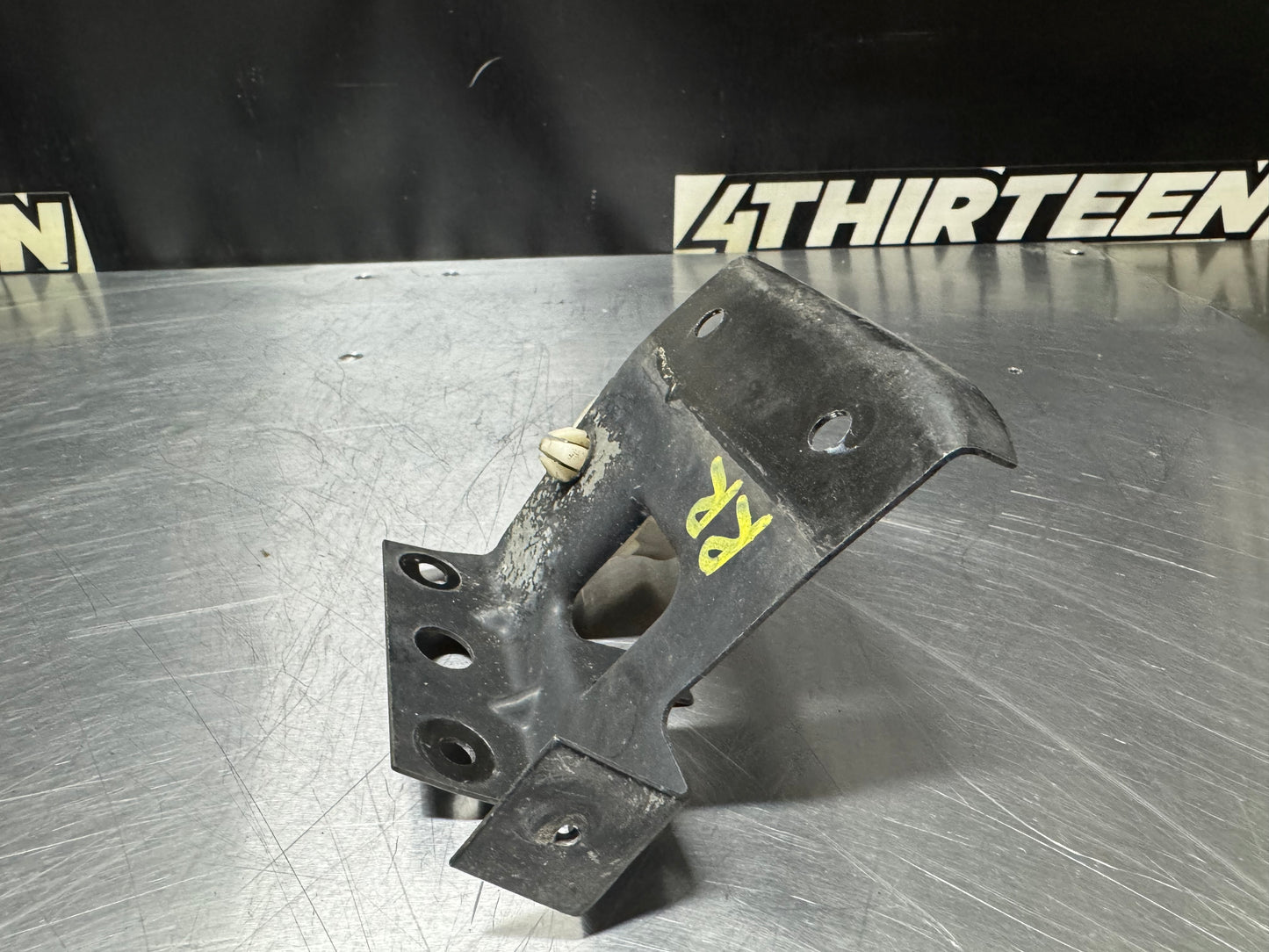 1999 CORVETTE C5 RR BUMPER BRACKET OEM BMP 9078 #N171