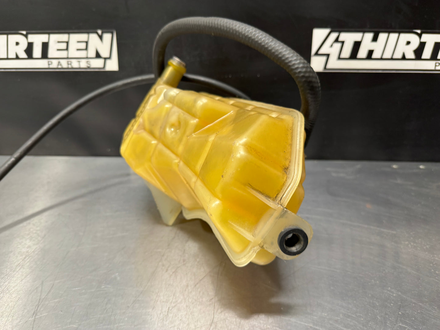 2004 PONTIAC GTO OEM COOLANT TANK RESERVOIR 92055632 OEM #L247