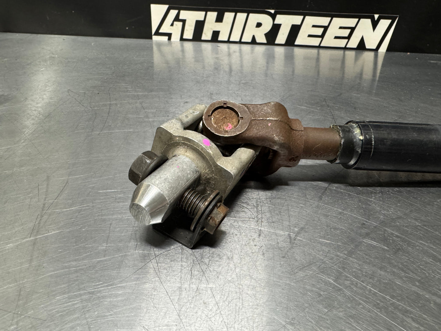 2004 PONTIAC GTO OEM LOWER INTERMEDIATE STEERING SHAFT OEM #L257