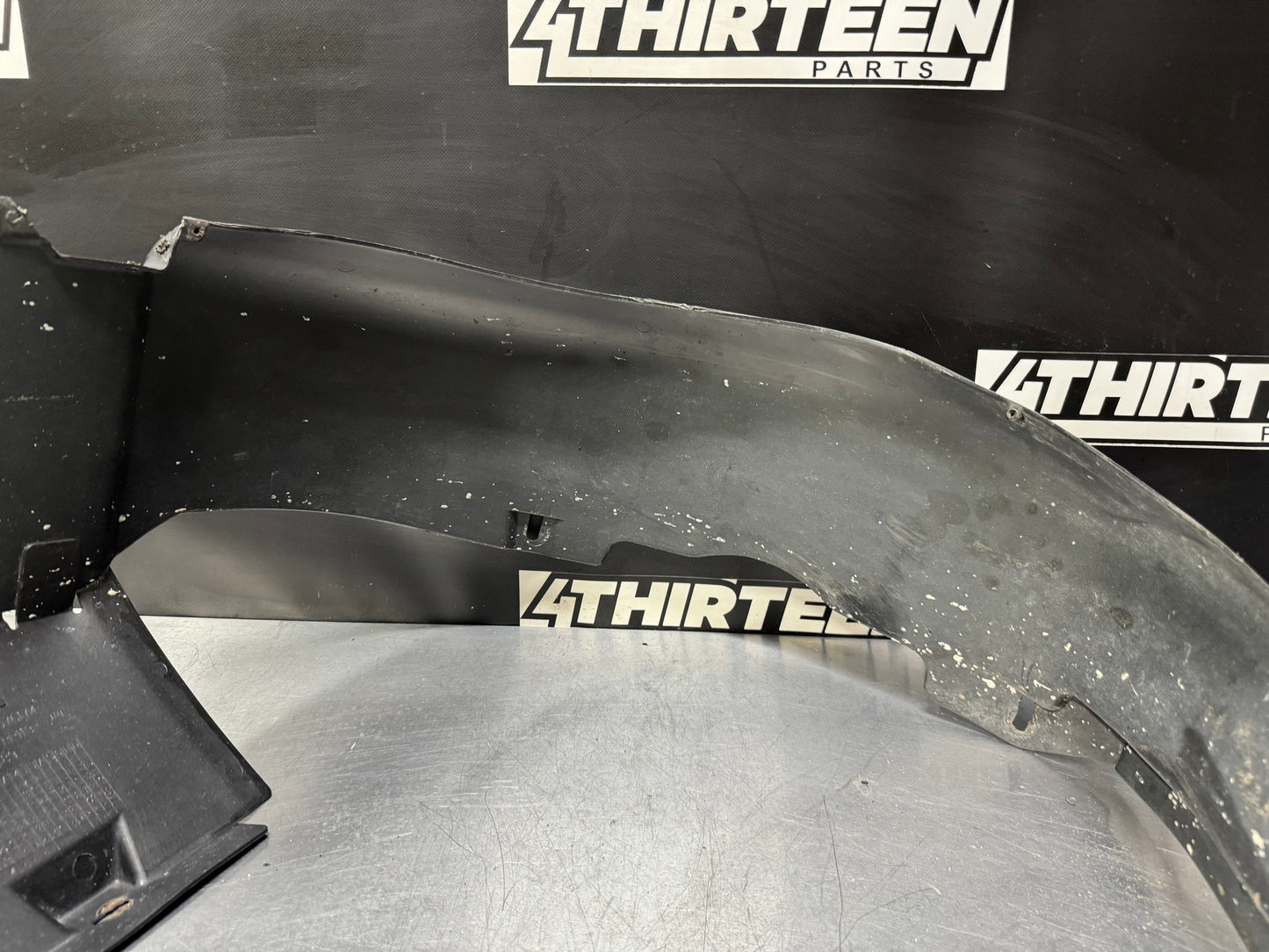 2004 PONTIAC GTO OEM RF FENDER LINER 92076174 OEM #L254