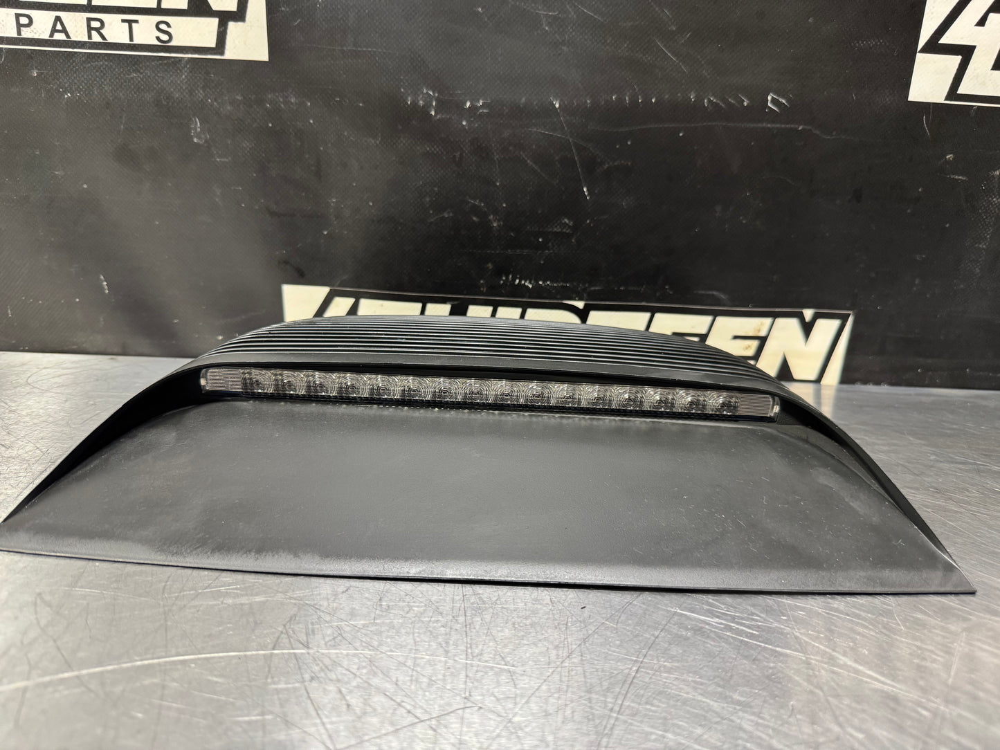 04-06 PONTIAC GTO THIRD BRAKE LIGHT 92160164 #L428