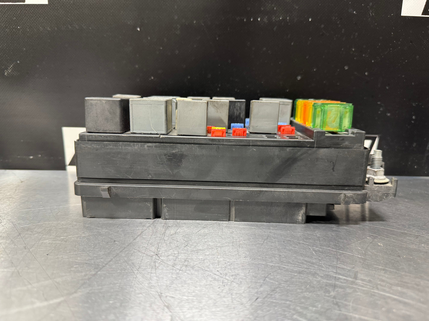 00-02 CORVETTE C5 ENGINE BAY FUSE RELAY BOX OEM 10443149 #L226
