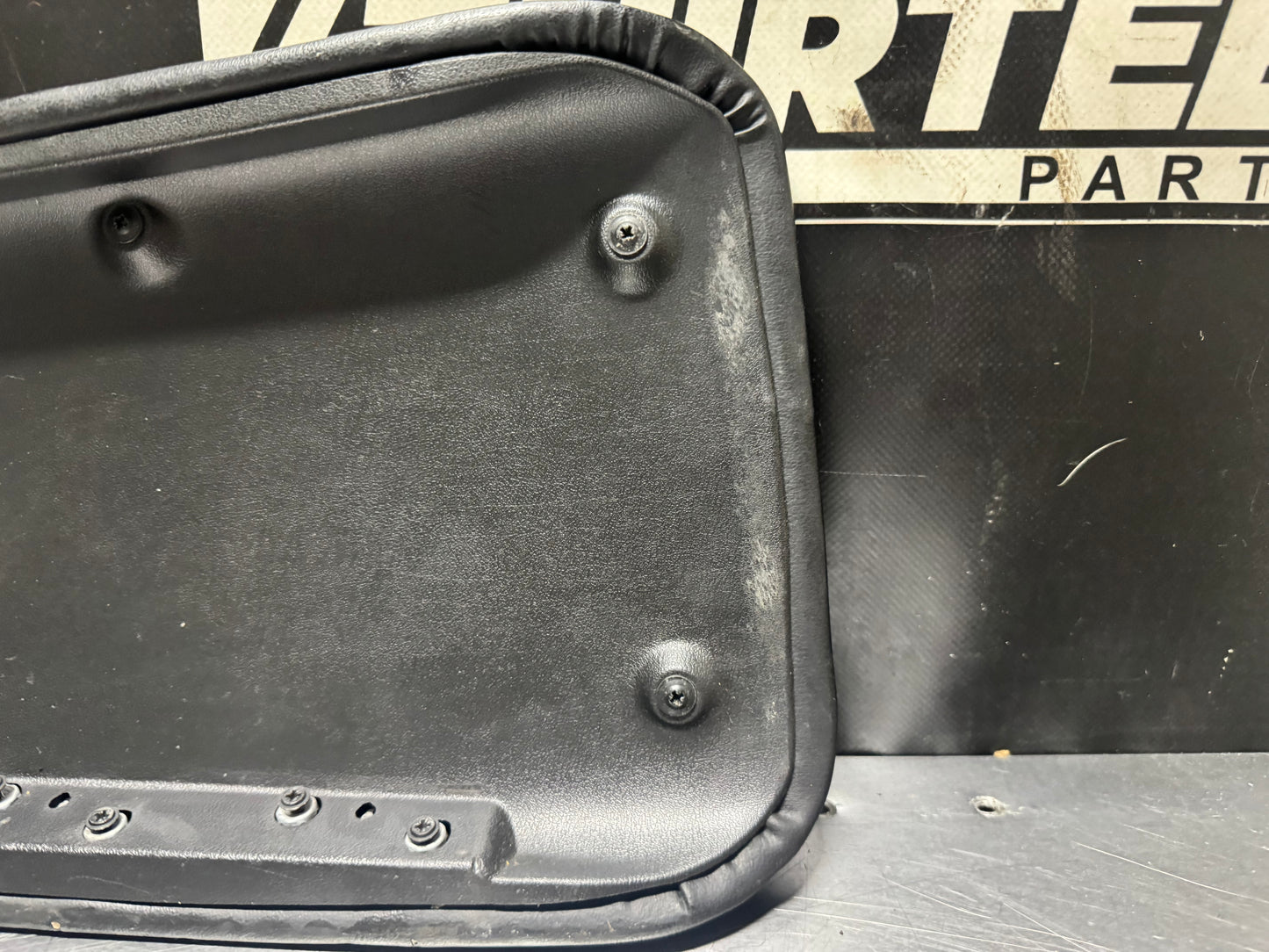 97-04 C5 CORVETTE CENTER CONSOLE LID ARMREST LEATHER COVER OEM #N510