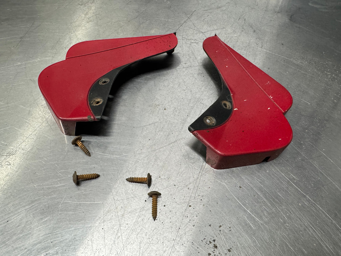 2004 PONTIAC GTO SIDE SKIRT ROCKER END CAPS RED OEM #250