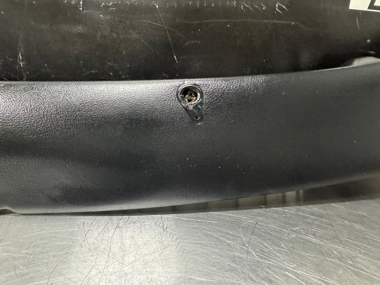 97-04 C5 CORVETTE WINDSHIELD UPPER TRIM MOLDING BLK OEM 10247725 #L466
