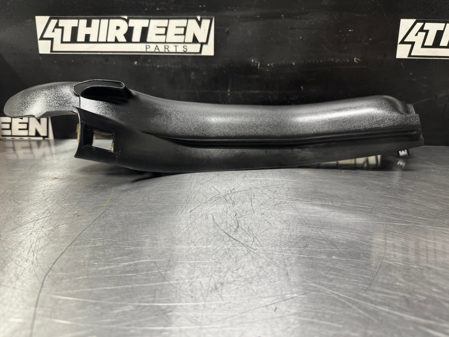 97-04 CORVETTE C5 LH B PILLAR TRIM 10258545 OEM #L478