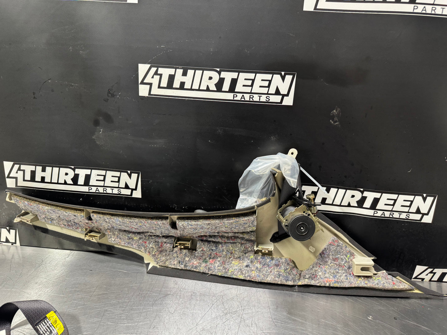 04-06 PONTIAC GTO C PILLAR INTERIOR TRIM SET LH AND RH WITH SEAT BELTS #L421