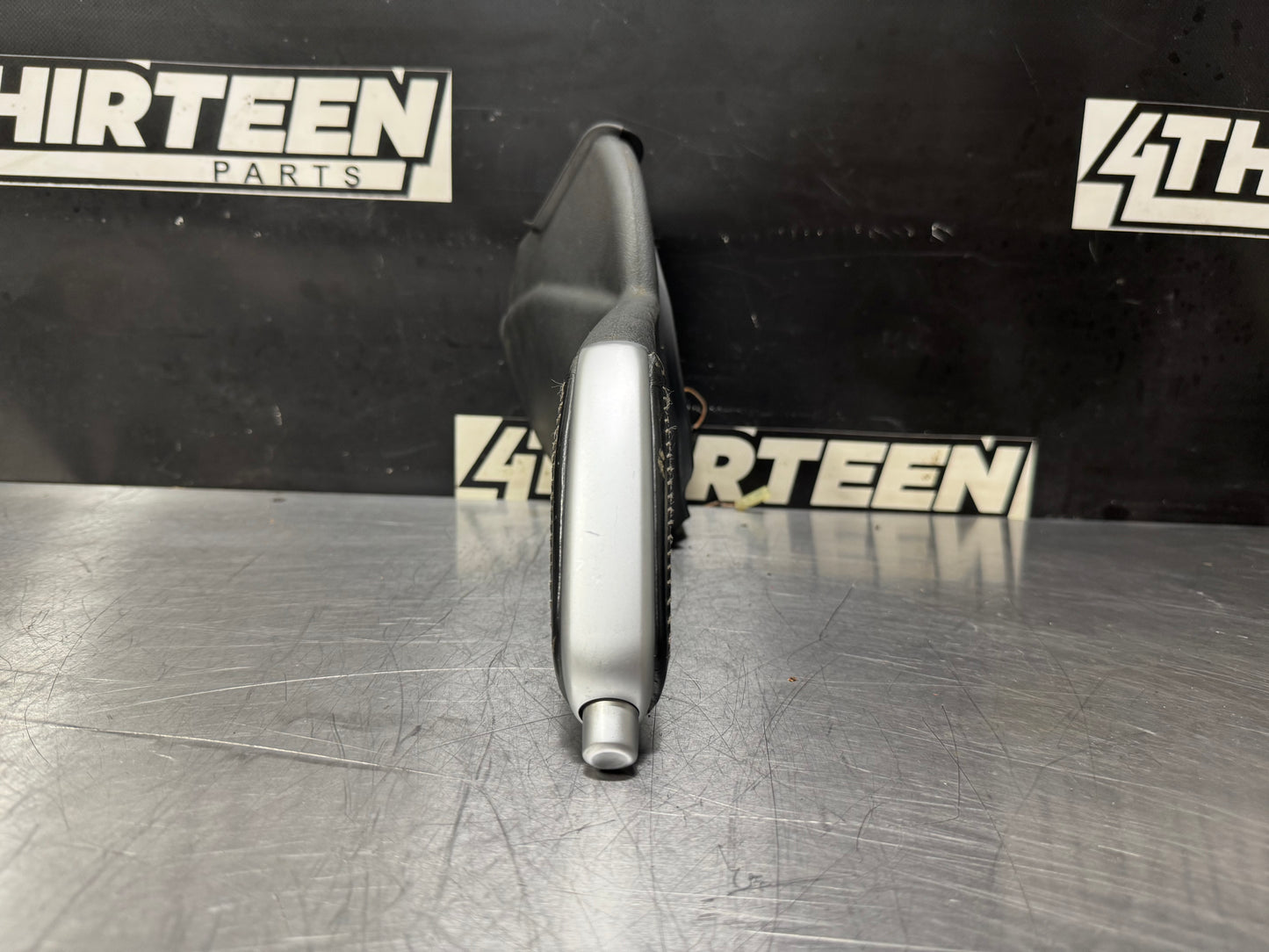 04-06 PONTIAC GTO EMERGENCY BRAKE HANDLE GREY STITCHING #L424