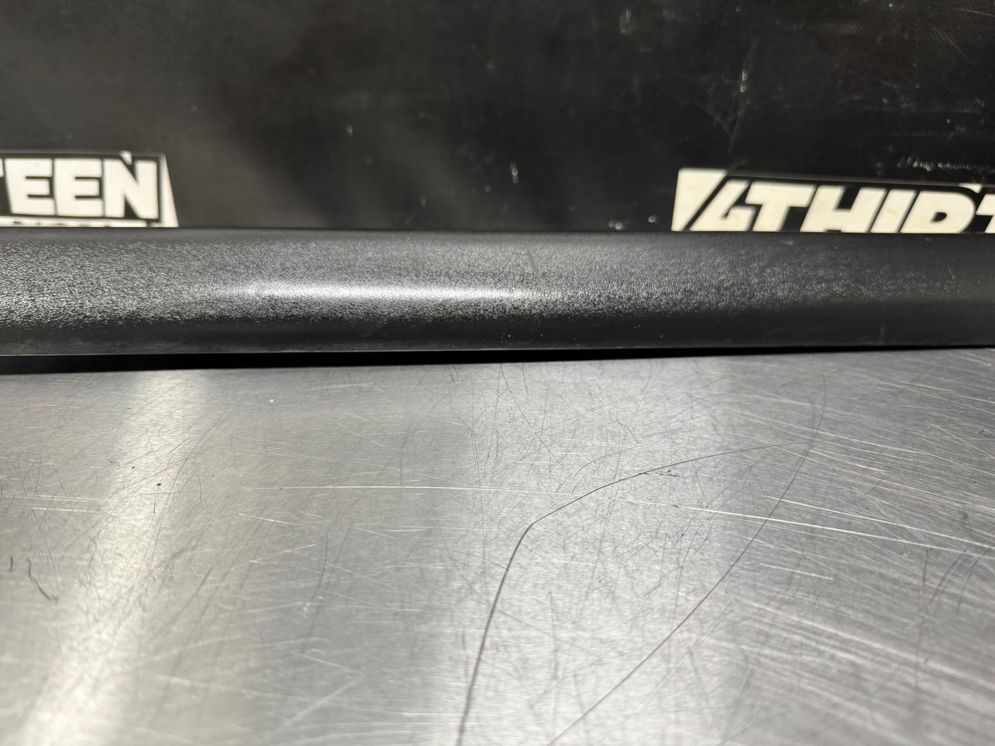 97-04 C5 CORVETTE PASSENGER SIDE DOOR SILL KICK PANEL RH BLK OEM 10247092 #L461