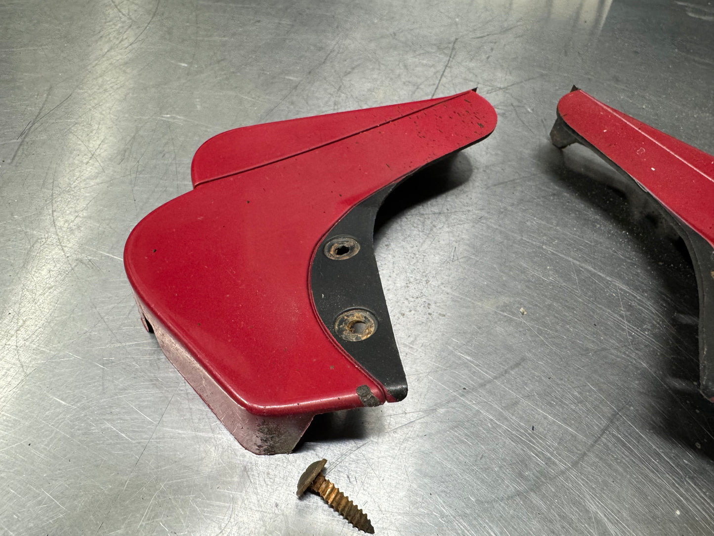 2004 PONTIAC GTO SIDE SKIRT ROCKER END CAPS RED OEM #250