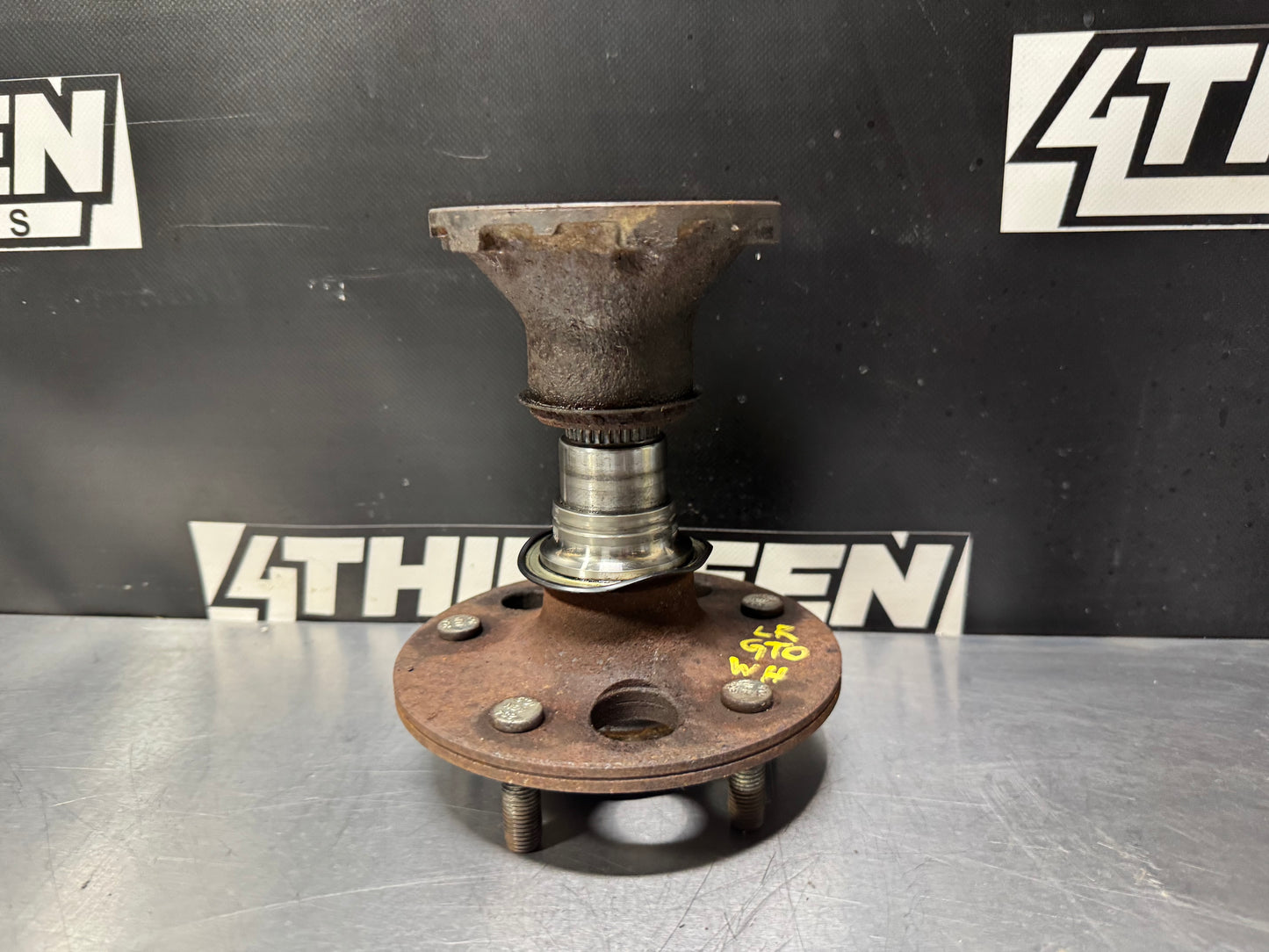 2004 PONTIAC GTO DRIVER REAR LR WHEEL HUB OEM #L230
