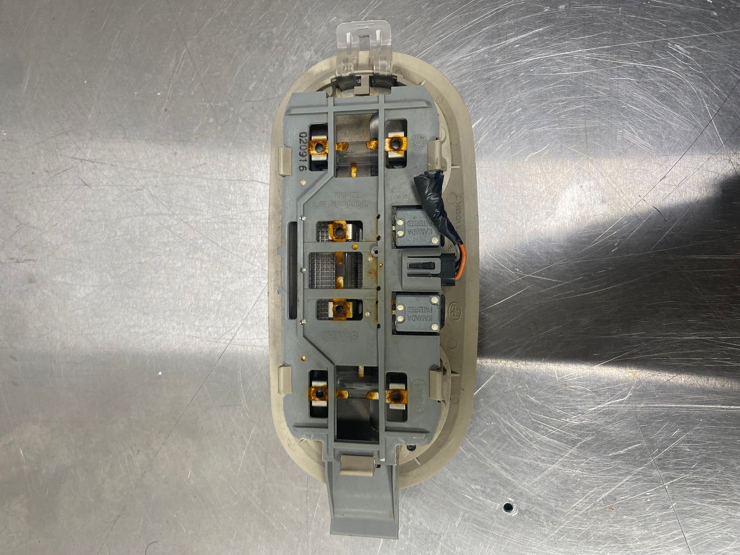 2003 CADILLAC ESCALADE DOME LOGHT OEM #L15