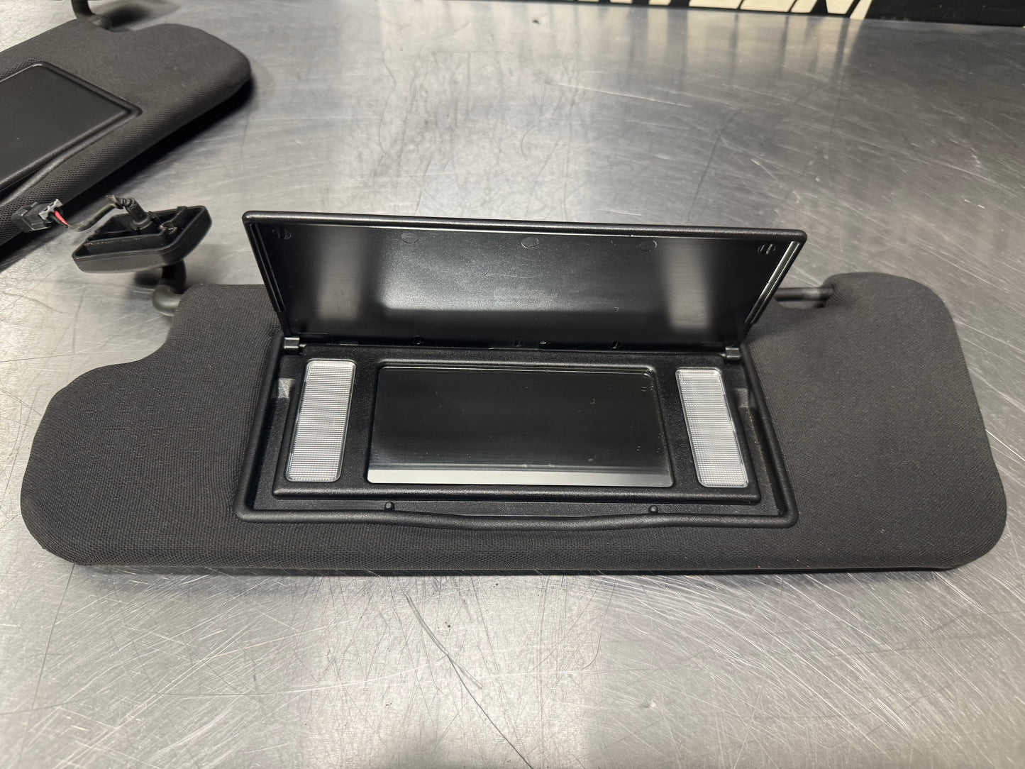 04-06 PONTIAC GTO SUN VISOR SET LH AND RH SIDE DRIVER AND PASSENGER SIDE #L437