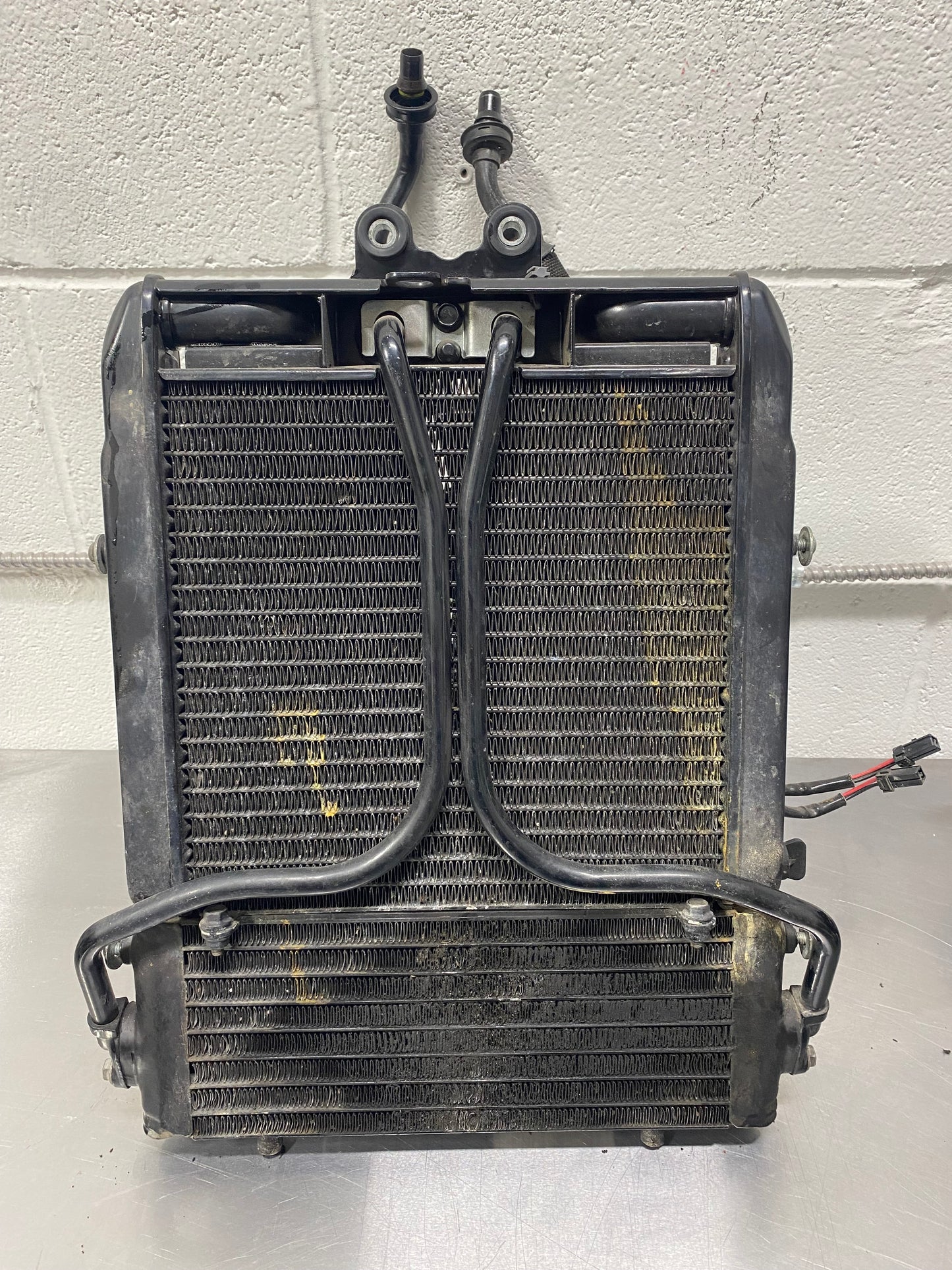 2009 HARLEY DAVIDSON VROD VRSCDX OEM RADIATOR OIL COOLER LINES #2