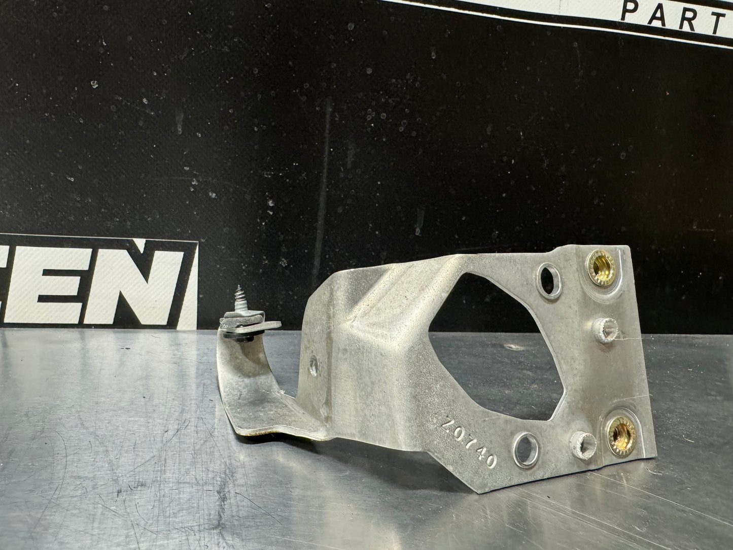 1997 - 2005 CORVETTE C5 IGNITION SWITCH MOUNTING BRACKET OEM #L178