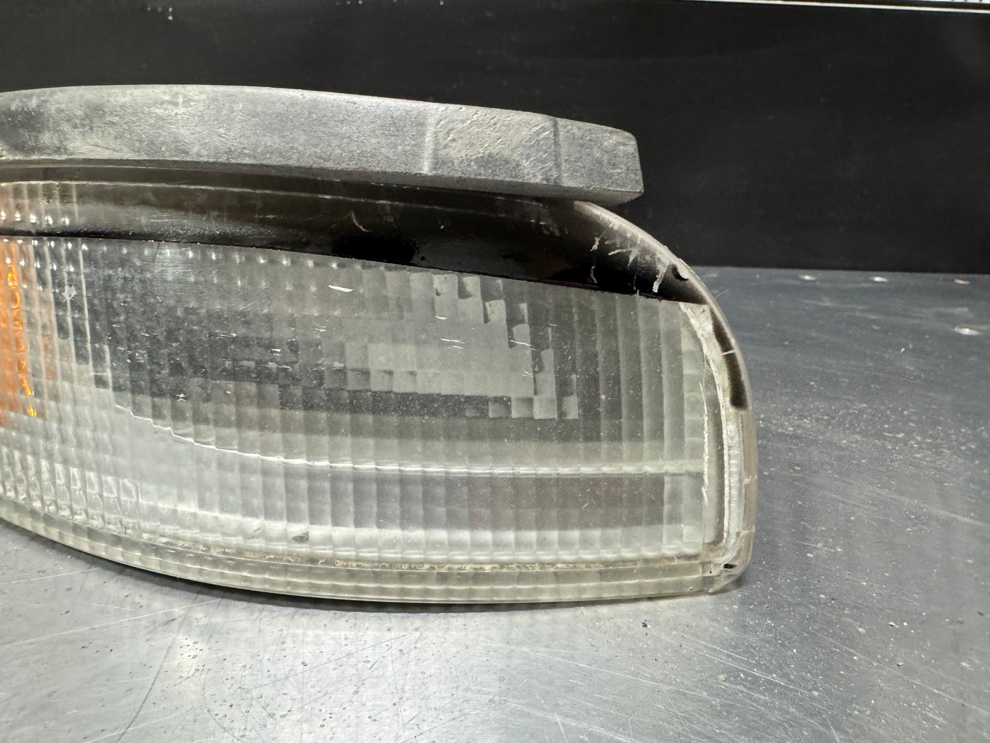 97-04 C5 CORVETTE OEM PASSENGER FRONT RH TURN SIGNAL MARKER LIGHT 16523618 #L238