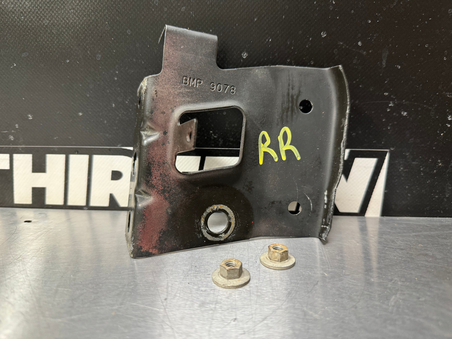 97-04 CORVETTE C5 CONVERTIBLE RR RIGHT REAR QUARTER PANEL MOUNTING BRACKET #L203