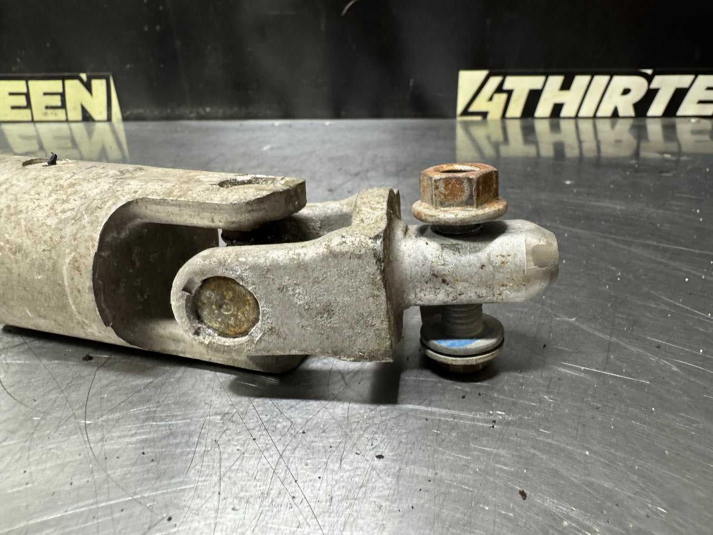 97-04 CORVETTE C5 OEM INTERMEDIATE STEERING SHAFT COLUMN #N826