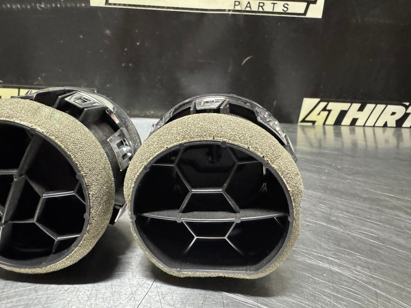 15-19 FORD MUSTANG CENTER DASH AIR VENTS SET OF 3 OEM #N760