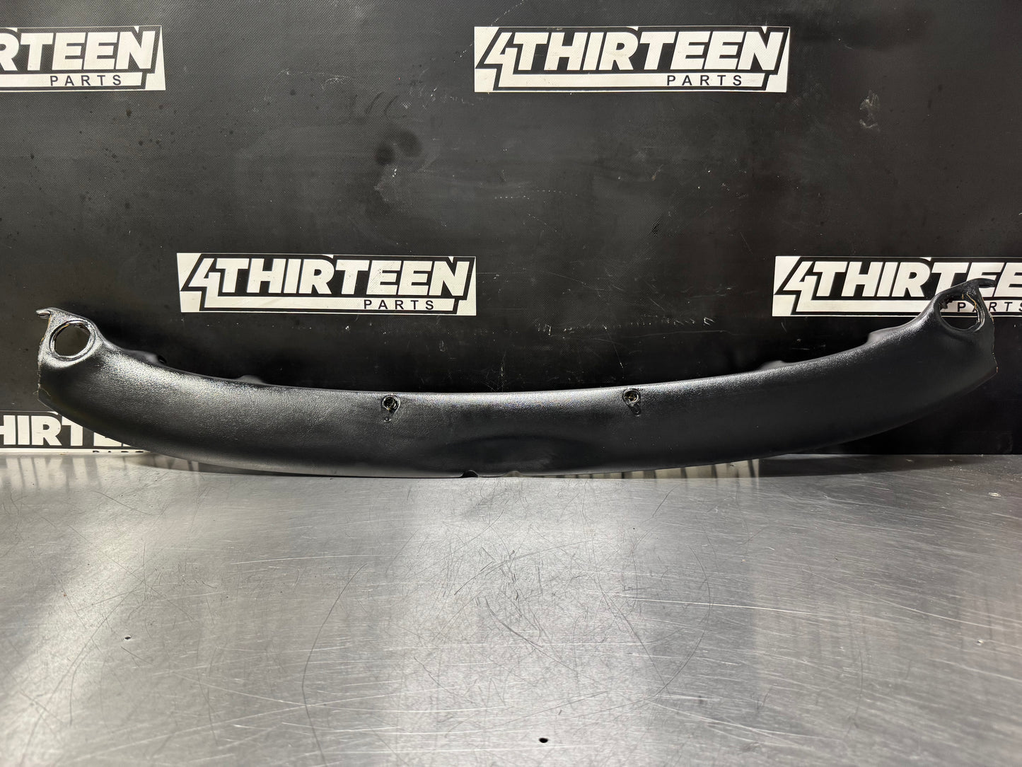 97-04 C5 CORVETTE WINDSHIELD UPPER TRIM MOLDING BLK OEM 10247725 #L466