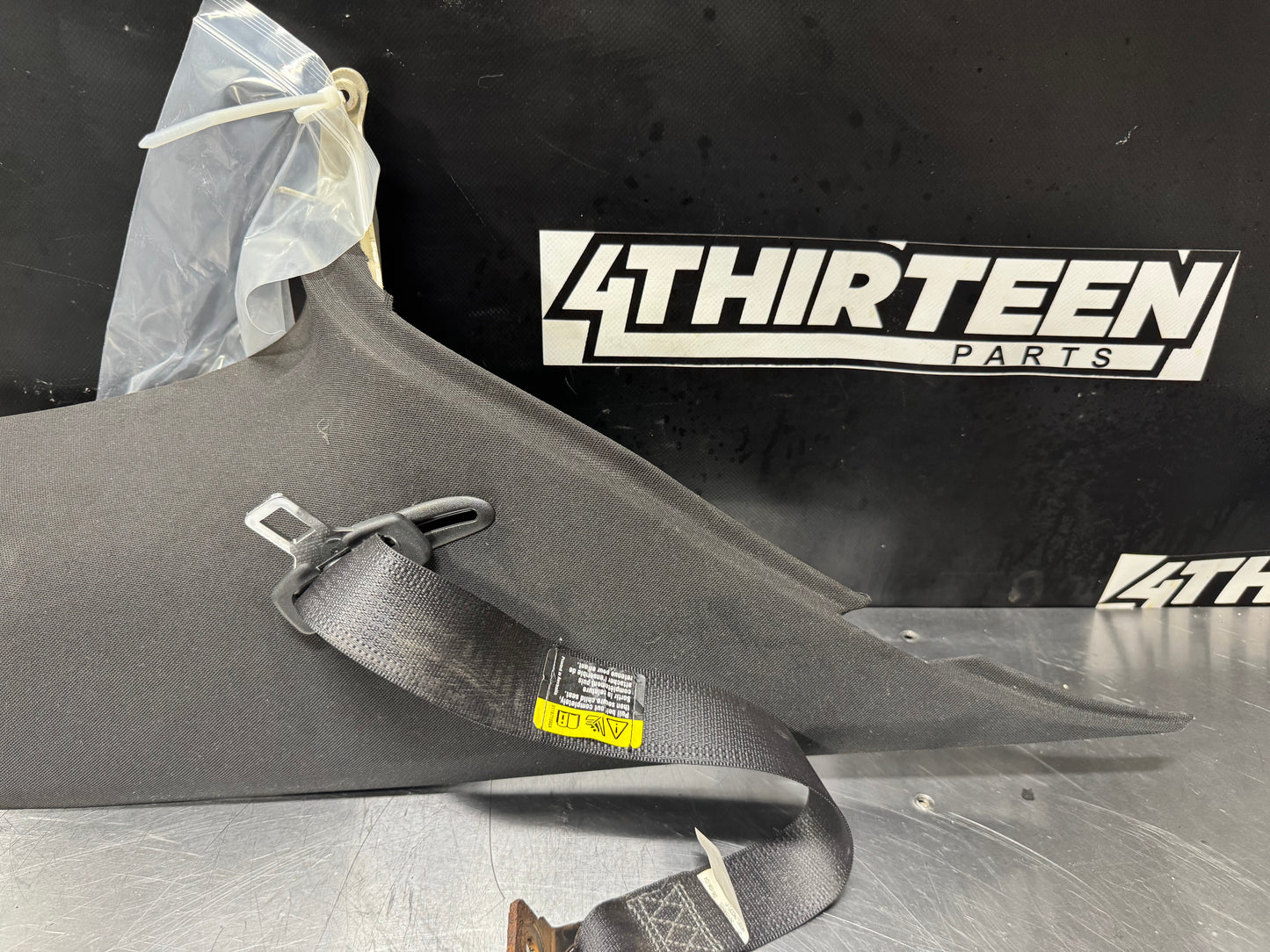04-06 PONTIAC GTO C PILLAR INTERIOR TRIM SET LH AND RH WITH SEAT BELTS #L421