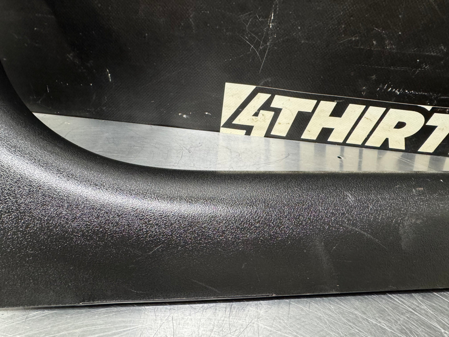 97-04 C5 CORVETTE PASSENGER SIDE DOOR SILL KICK PANEL RH BLK OEM 10247092 #L461