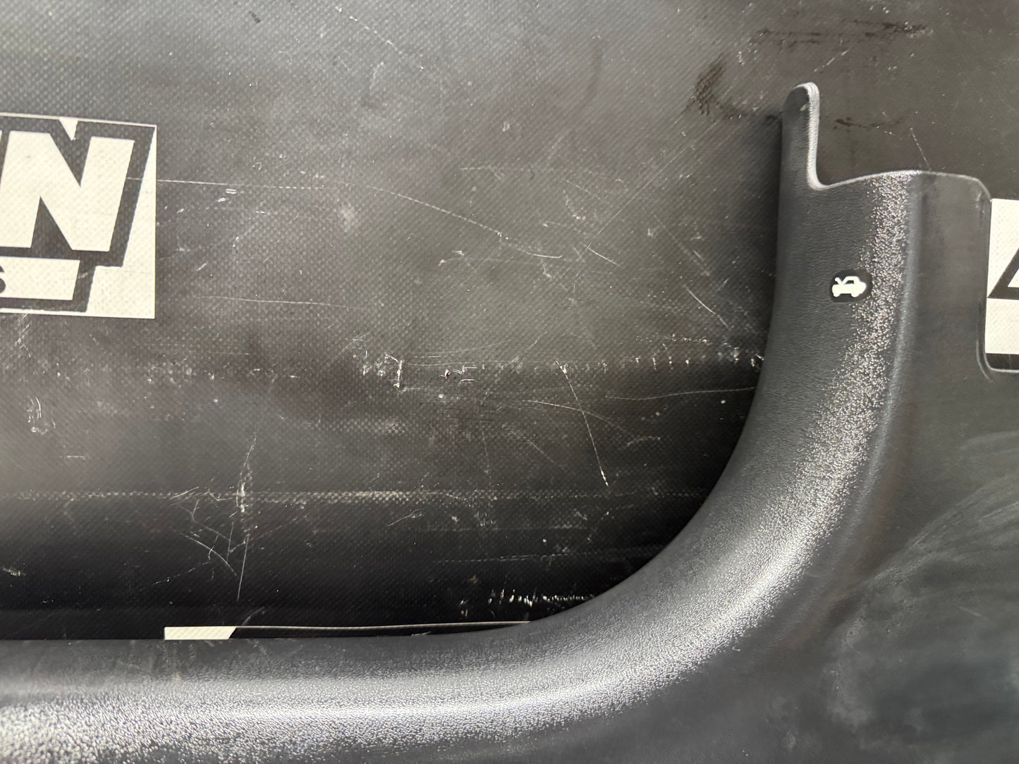 1997-2004 C5 CORVETTE DRIVER SIDE DOOR SILL KICK PANEL LH BLK OEM 10247091 #L471