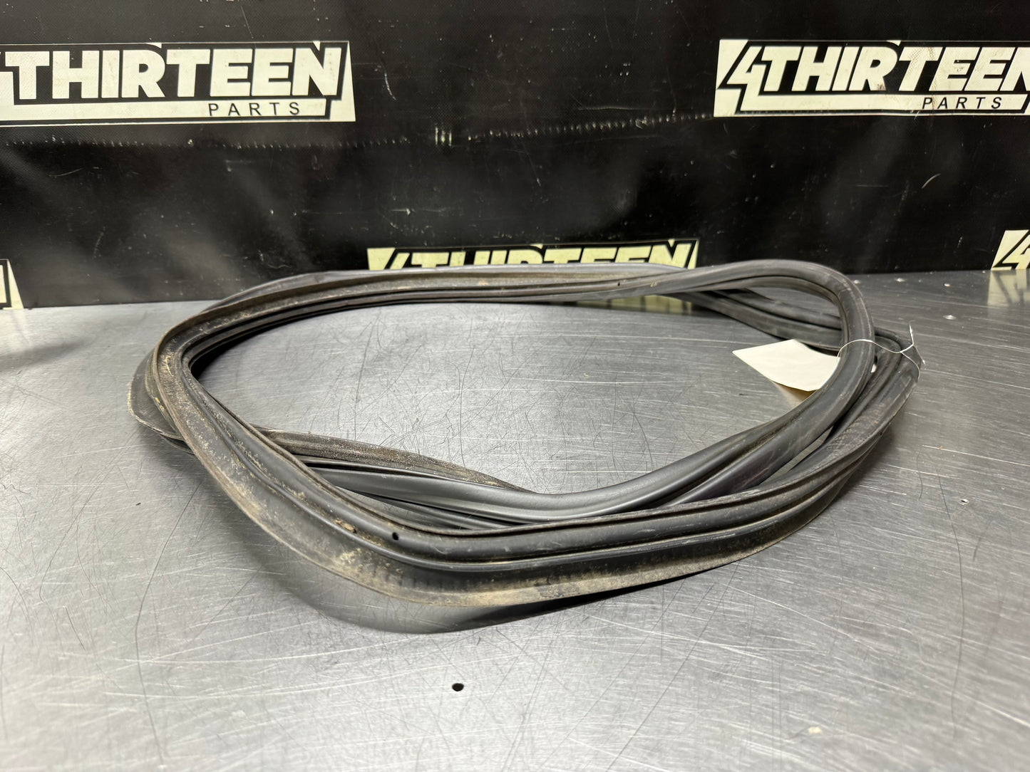 04-06 PONTIAC GTO TRUNK SEAL WEATHER STRIP OEM #N716